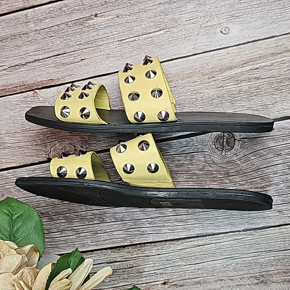 NEW MARC FISHER YELLOW STUDED SANDAL SLIDES - Picture 6 of 12